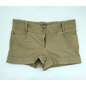 Love Culture Shorts Size Medium Cuffed Stretch